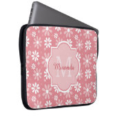 Girl Monogram Niedlich Pink Daisy Blume mit Namen Laptopschutzhülle (Vorne Rechts)