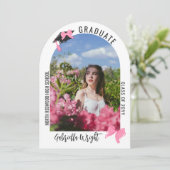 Girl Niedlich Pink Bows Arch Abschluss Celebration Einladung (Stehend Vorderseite)