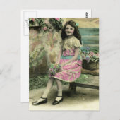 Girl on Bench Postkarte (Vorne/Hinten)