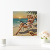 Girl On the Beach Retro "50er Button-up Art Quadratische Wanduhr (Zuhause)