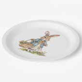 Girl Peter Rabbit Evergreen Baby Shower Pappteller (Schrägansicht)