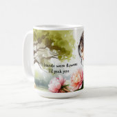 Girl Picking Blume Freundschaftsnachricht Kaffeetasse (Vorderseite Links)