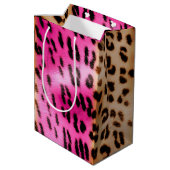 Girl Pink Cream Leopard Print Mittlere Geschenktüte (Rückseite Schrägansicht)