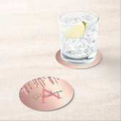 Girl Pink Glitzer Mit Monogramm Rose Gold Tropfen Runder Pappuntersetzer (Vor Ort)