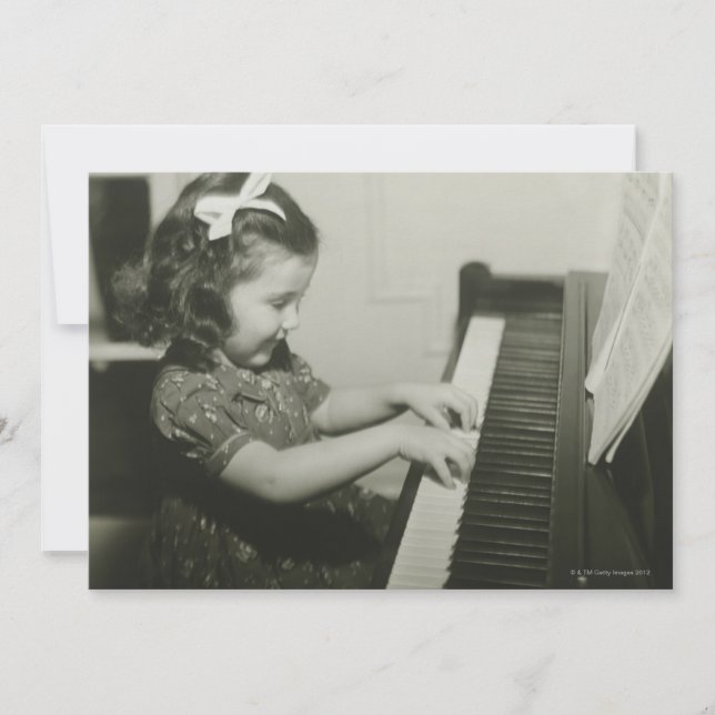 Girl Playing Piano (Vorderseite)