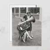 Girl Playing Tuba, 1928 Postkarte (Vorne/Hinten)