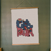 Girl-Power Wandteppich Mit Holzrahmen