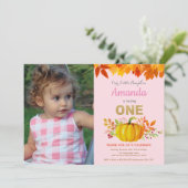 Girl Pumpkin Fall First Birthday Gold Glitzer Einladung (Stehend Vorderseite)