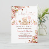 Girl Pumpkin Teddy Bear Floral Fall Baby Dusche Einladung (Stehend Vorderseite)