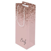 Girl Rose Gold Blush Pink Glitzer Monogram Geschenktüte Für Weinflaschen (Vorderseite Schrägansicht)