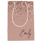Girl Rose Gold Blush Pink Glitzer Monogram Mittlere Geschenktüte (Vorderseite)