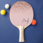 Girl Rose Gold Blush Pink Glitzer Monogram Tischtennis Schläger<br><div class="desc">Rose Gold - Schwarz Pink Sparkle Glitzer Script Monogram Name Ping Pong Paddle Paddel. Das macht den perfekten 16 Geburtstag,  Hochzeit,  Brautparty,  Jubiläum,  Babydusche oder Junggeselinnen-Abschied Geschenk für jemanden,  der Lieben glamourösen Luxus und schicke Stile.</div>