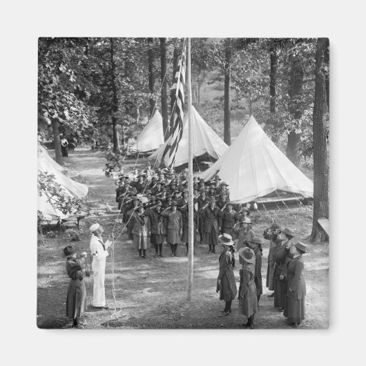 Girl Scout Flag-Raising: 1919 Magnet (Vorne)