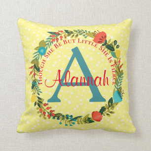 Girl She is Fierce Zitat Floral Monogramm Name Kissen