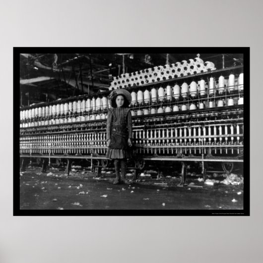 Girl Spinner in a Cotton Mill in Roanoke, VA 1911 Poster (Vorne)