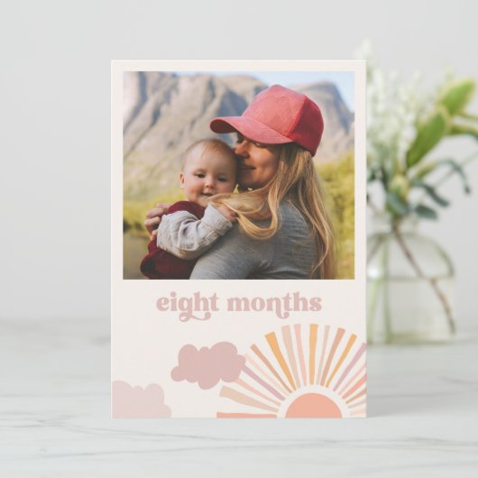 Girl Sun Monthly Banner Card - Acht Monate Einladung (Stehend Vorderseite)