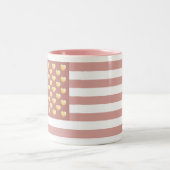 Girl US Flag Blush Pink Patriotic Zweifarbige Tasse (Mittel)