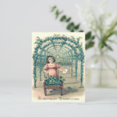 Girl Wheelbarrow Vierblättriges Kleeblatt vergiss- Postkarte (Stehend Vorderseite)