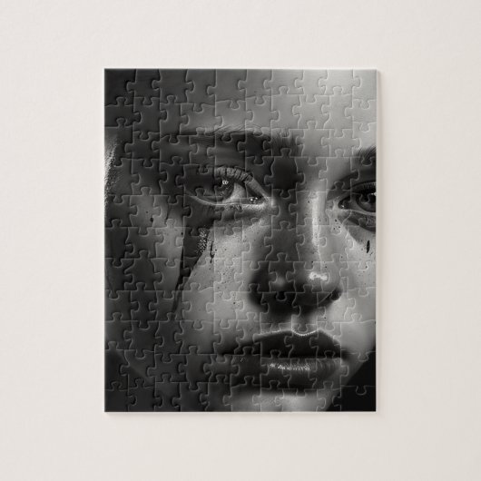 Girl with tears puzzle (Vertikal)