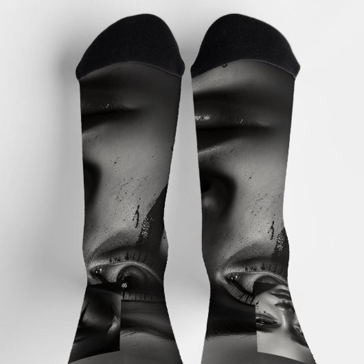 Girl with tears socken (Oben)