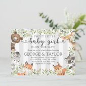 Girl Woodland Animal Baby Shower Einladung (Stehend Vorderseite)