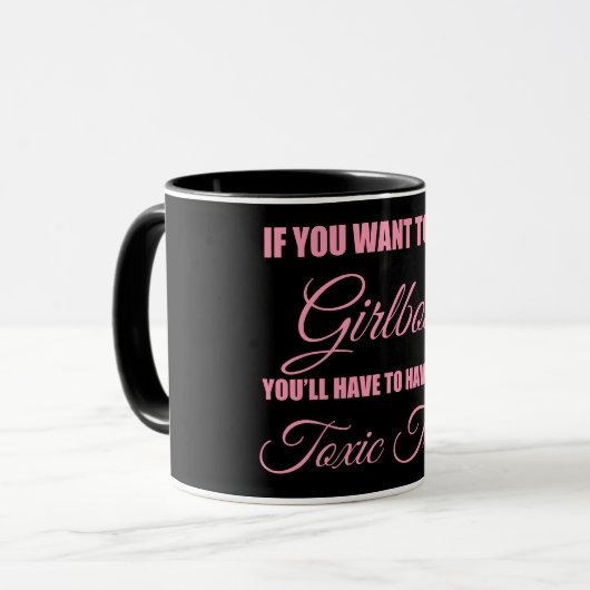 Girlboss Toxische Eigenschaften Tasse (Vorderseite Links)