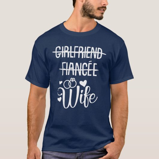 Girlfriend Fiancée Ehefrau Niedliche Verlobung Mat T-Shirt (Vorderseite)