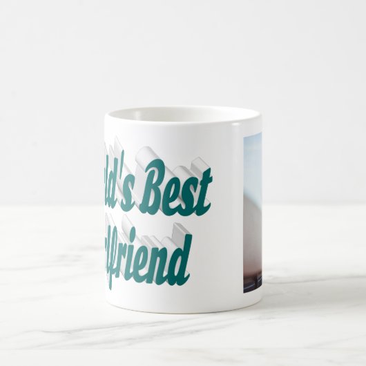 Girlfriend-grüne Typografie Kaffeetasse (Mittel)