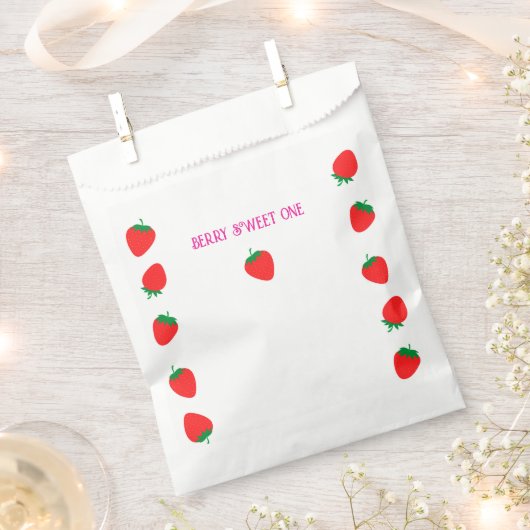 Girl's Berry Sweet One Gastgeschenk Bag Geschenktütchen (Ausgeschnitten)