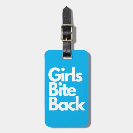 "Girls Bite Back" Funny Gepäckanhänger (Vorderseite vertikal)