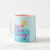 Girls Gone Cruise Zweifarbige Tasse (Vorderseite Links)
