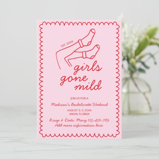 Girls Gone Milde Hand Drawn Bachelorette Wochenend Einladung (Stehend Vorderseite)