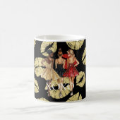 Girls in Glam Gold Black Red Dresses Lips Kiss Kaffeetasse (Mittel)
