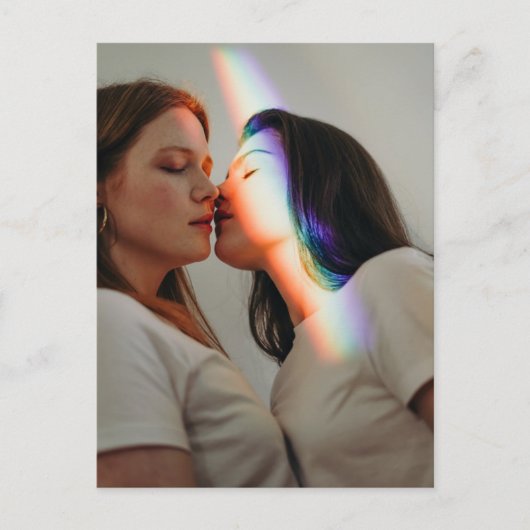 Girls Kissing Rainbow Liebe Foto Postkarte (Vorderseite)