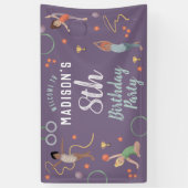 Girls Lila Gymnastics Kindergeburtstag Willkommen Banner (Vertikal)