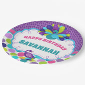 Girls Peacock Happy Birthday Party Personalisiert Pappteller (Schrägansicht)
