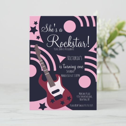 Girls Rockstar Guitar Star Rock Birthday Party Einladung (Stehend Vorderseite)