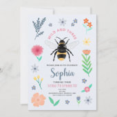 Girls Sweet Bee Wildflower Wild and Three Birthday Einladung (Vorderseite)