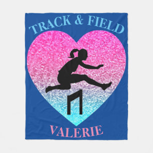 Girls Track & Field Fleece Blanket mit ihrem Namen