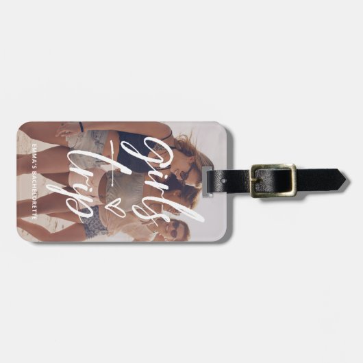 Girls Trip | Trendy Script mit Foto und QR Code Gepäckanhänger (Vorderseite horizontal)