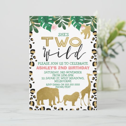 Girls Two Wild Second Birthday Einladung (Stehend Vorderseite)