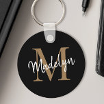 Girly Black Gold Monogram Name Elegantes Chic Scri Schlüsselanhänger<br><div class="desc">Girly Black Monogram Name Elegant Chic Script Schlüsselanhänger. Dieses moderne,  elegante Schlüsselanhänger mit Ihrem individuellen Monogramm und Namen ist einfach zu personalisieren.</div>