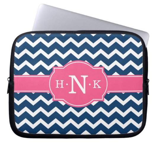 Girly Blue Zickzack Pink Monogram Laptopschutzhülle (Vorderseite)
