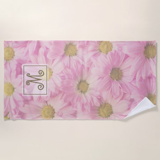 Girly Blush Pink Daisies Custom Monogram Strandtuch (Vorderseite)