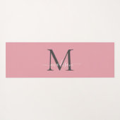 Girly Blush Pink Gray Monogram Elegantes Script Yogamatte (Rückseite (Horizontal))
