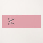 Girly Blush Pink Gray Monogram Elegantes Script Yogamatte (Vorderseite (Horizontal))