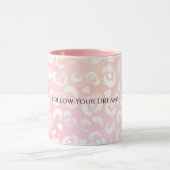 Girly Blush Pink White Leopard Animal Tasse (Zentrum)