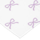 Girly Chic Purple Bow Pattern Spring & Summer  Tischdecke (Schrägansicht)