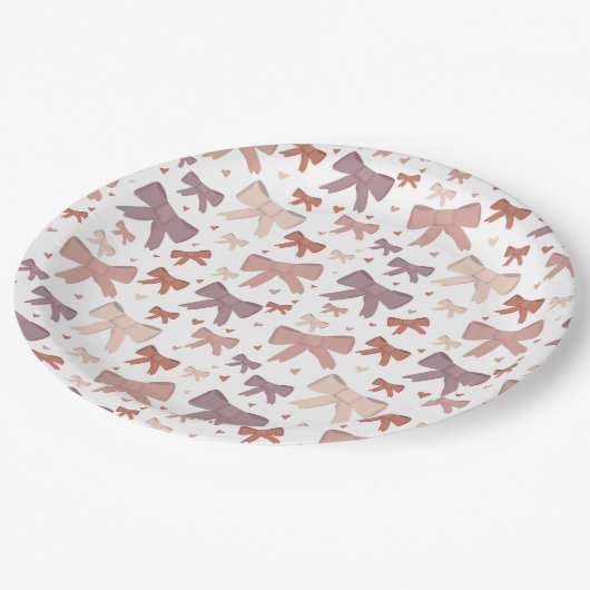 Girly Dusty Pink Bows and Little Hearts Pappteller (Schrägansicht)