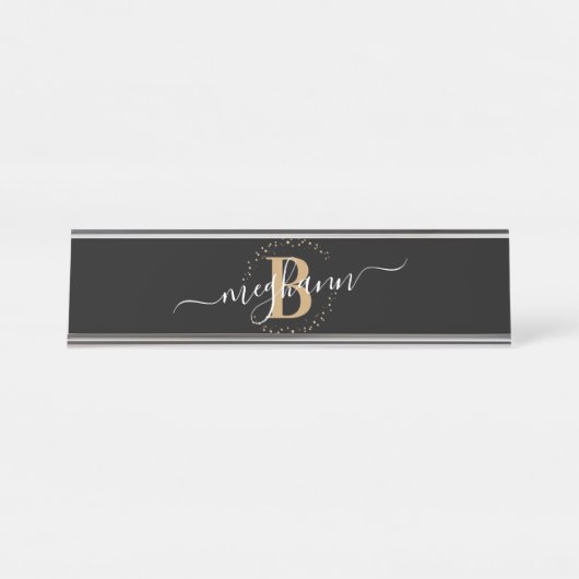 Girly Elegant Black Name Monogram Script Schreibtischnamensplakette (Vorderseite )